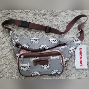 🆕️ Unionbay Cat Print Gray & Pink Waist Bag